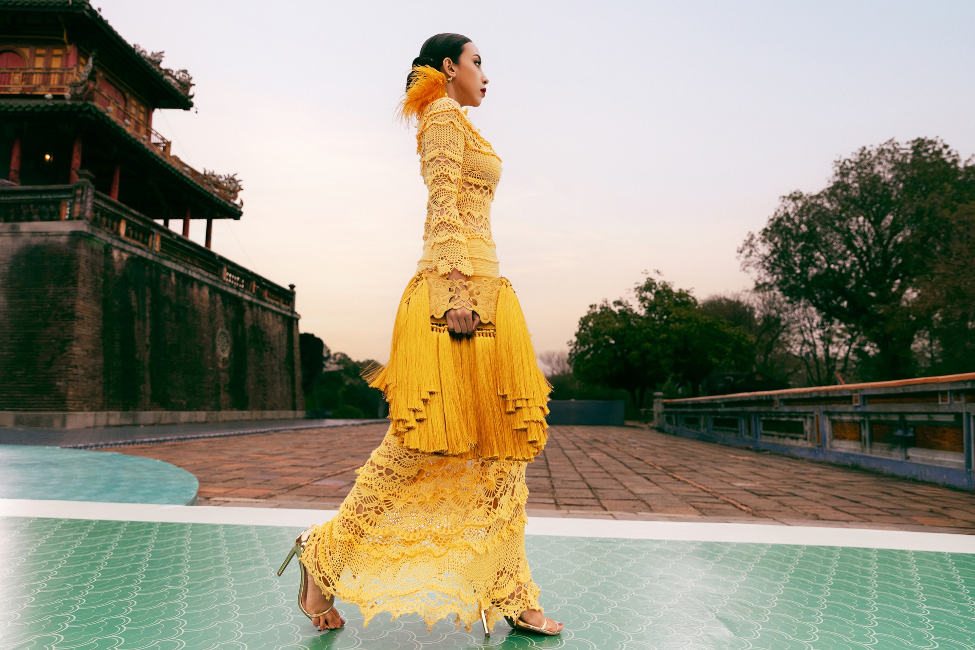 Show của NTK Lê Thanh Hòa tại Hoàng thành Huế: Khoảnh khắc ảo diệu chưa từng có tại show thời trang- Ảnh 13.