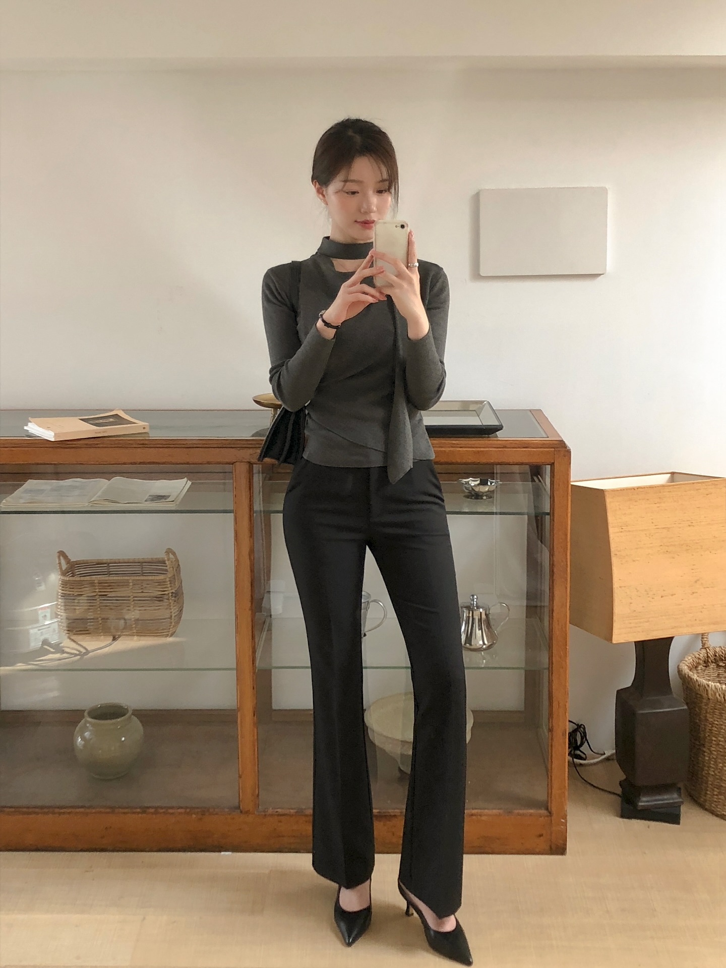 5 món thời trang màu trung tính cần có để phối đồ trong tích tắc là đẹp- Ảnh 8.