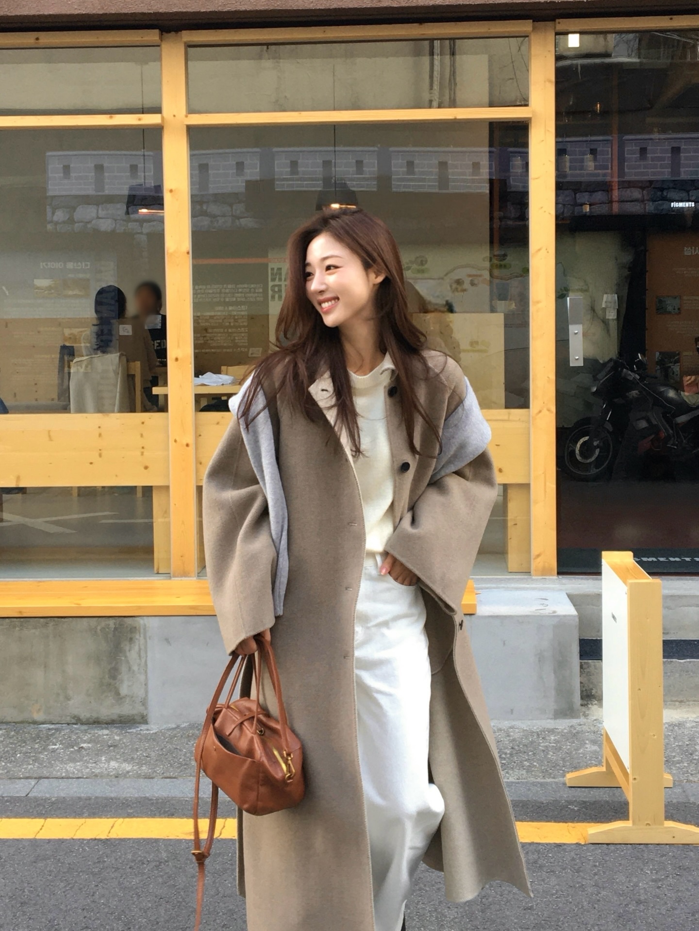 5 món thời trang màu trung tính cần có để phối đồ trong tích tắc là đẹp- Ảnh 1.