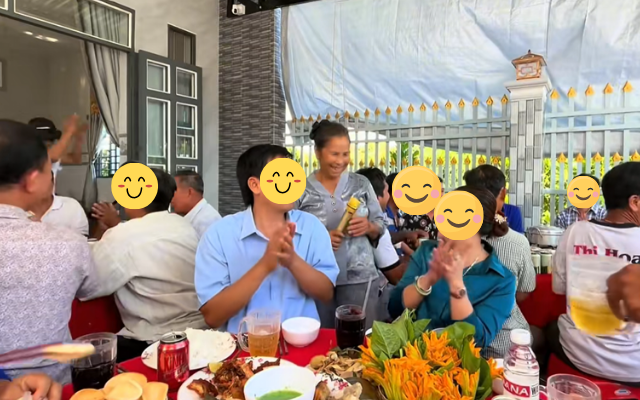 Chú Ba Minh "nhặt vợ" nổi tiếng làm tân gia nhà mới, vợ cũ xuất hiện: Diễn biến hút 1,5 triệu người- Ảnh 1. Chú Ba Minh "nhặt vợ" nổi tiếng làm tân gia nhà mới, vợ cũ xuất hiện: Diễn biến hút 1,5 triệu người- Ảnh 1.