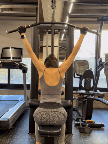 Đại mỹ nhân Son Ye Jin đã đẹp còn chăm tập gym, ngoài 40 body cực nuột nà, bảo sao Hyun Bin mê mệt- Ảnh 2. Đại mỹ nhân Son Ye Jin đã đẹp còn chăm tập gym, ngoài 40 body cực nuột nà, bảo sao Hyun Bin mê mệt- Ảnh 2.