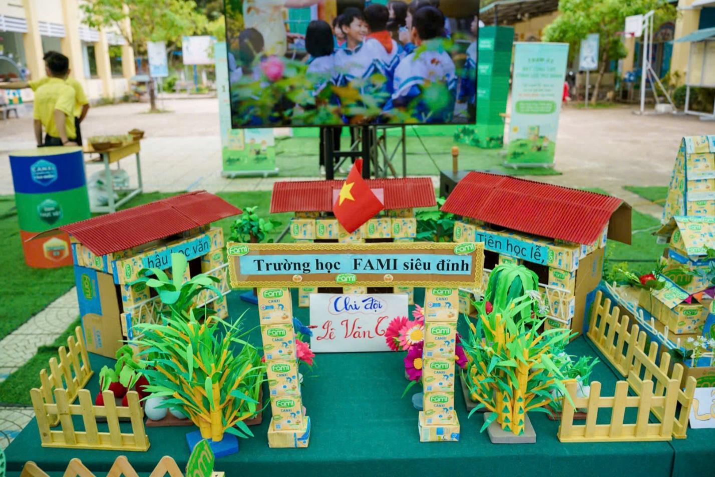 Khi vỏ hộp sữa đậu nành hóa thành ước mơ xanh trong tay trẻ nhỏ- Ảnh 3. Khi vỏ hộp sữa đậu nành hóa thành ước mơ xanh trong tay trẻ nhỏ- Ảnh 3.