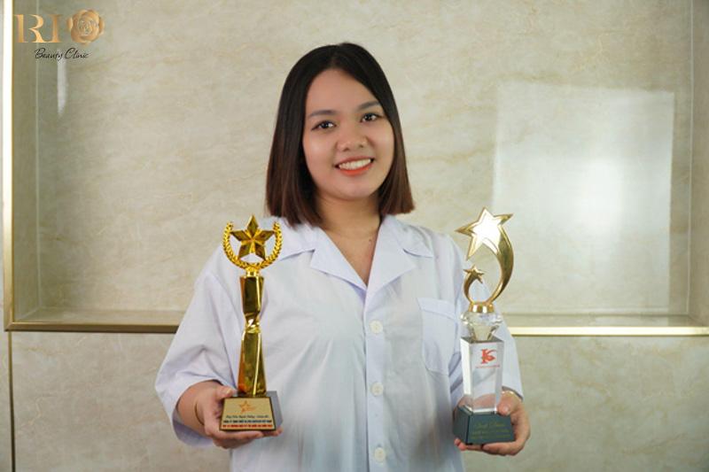 Phun mí Glamor tạo điểm nhấn cho đôi mắt tại Thẩm Mỹ Rio- Ảnh 4.