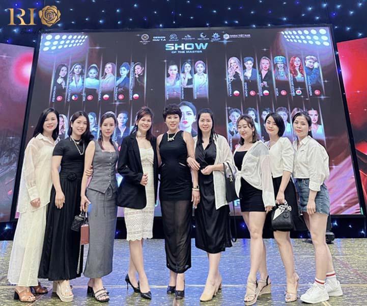 Phun mí Glamor tạo điểm nhấn cho đôi mắt tại Thẩm Mỹ Rio- Ảnh 5.