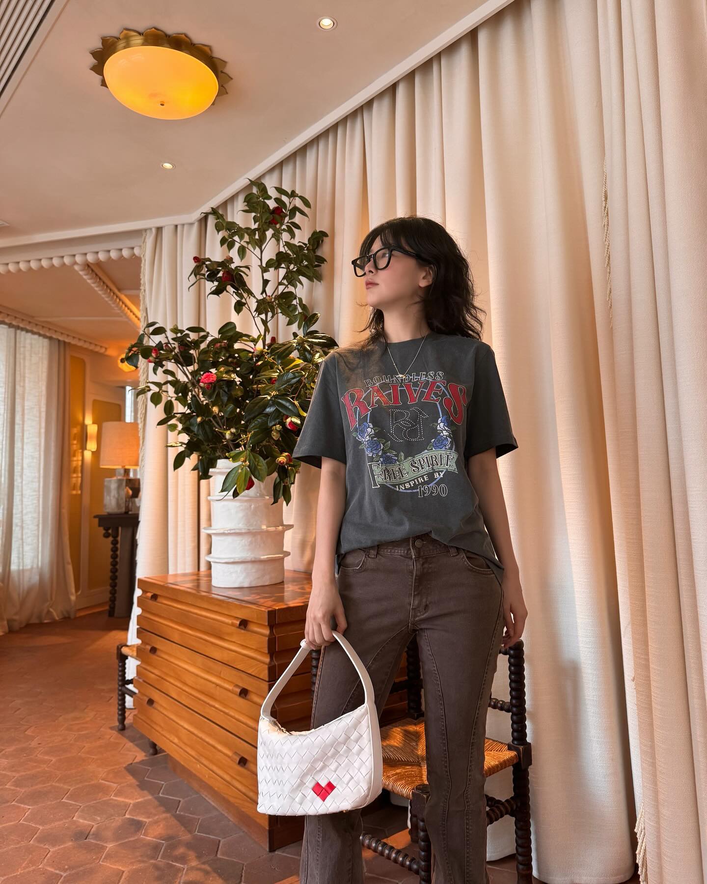 Sao Hàn có chiều cao khiêm tốn thường diện 5 item để luôn sành điệu, tôn dáng- Ảnh 9. Sao Hàn có chiều cao khiêm tốn thường diện 5 item để luôn sành điệu, tôn dáng- Ảnh 9.