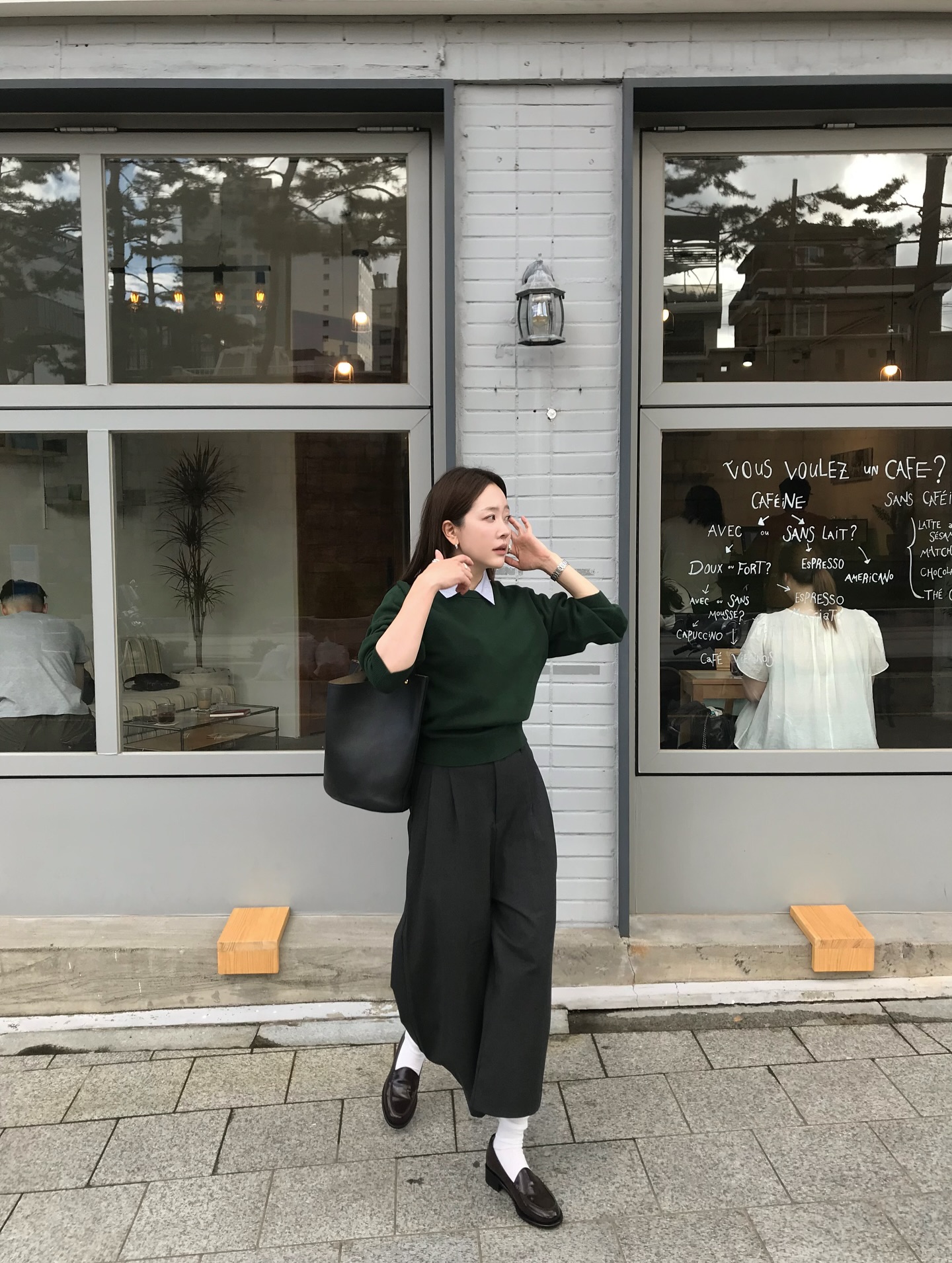 4 mẫu giày hack tuổi cả bộ trang phục, đã vậy còn chuẩn thanh lịch- Ảnh 4. 4 mẫu giày hack tuổi cả bộ trang phục, đã vậy còn chuẩn thanh lịch- Ảnh 4.