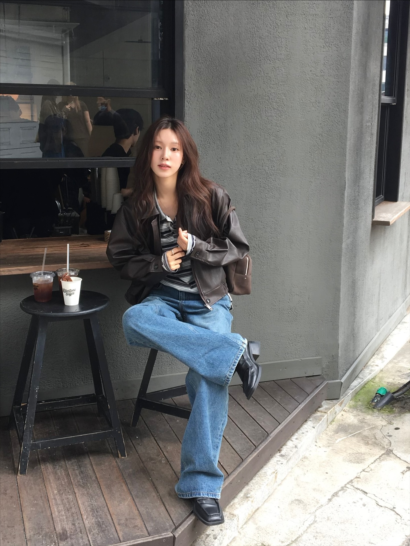 5 item phối với quần jeans giúp độ sang chảnh tăng thêm 10 lần- Ảnh 6. 5 item phối với quần jeans giúp độ sang chảnh tăng thêm 10 lần- Ảnh 6.