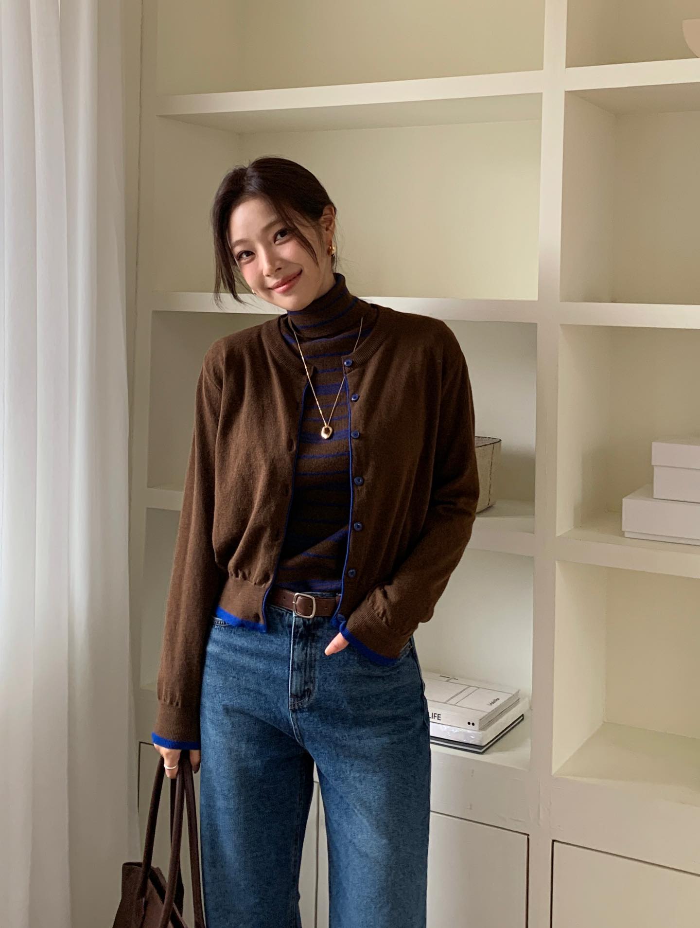 5 item phối với quần jeans giúp độ sang chảnh tăng thêm 10 lần- Ảnh 10. 5 item phối với quần jeans giúp độ sang chảnh tăng thêm 10 lần- Ảnh 10.