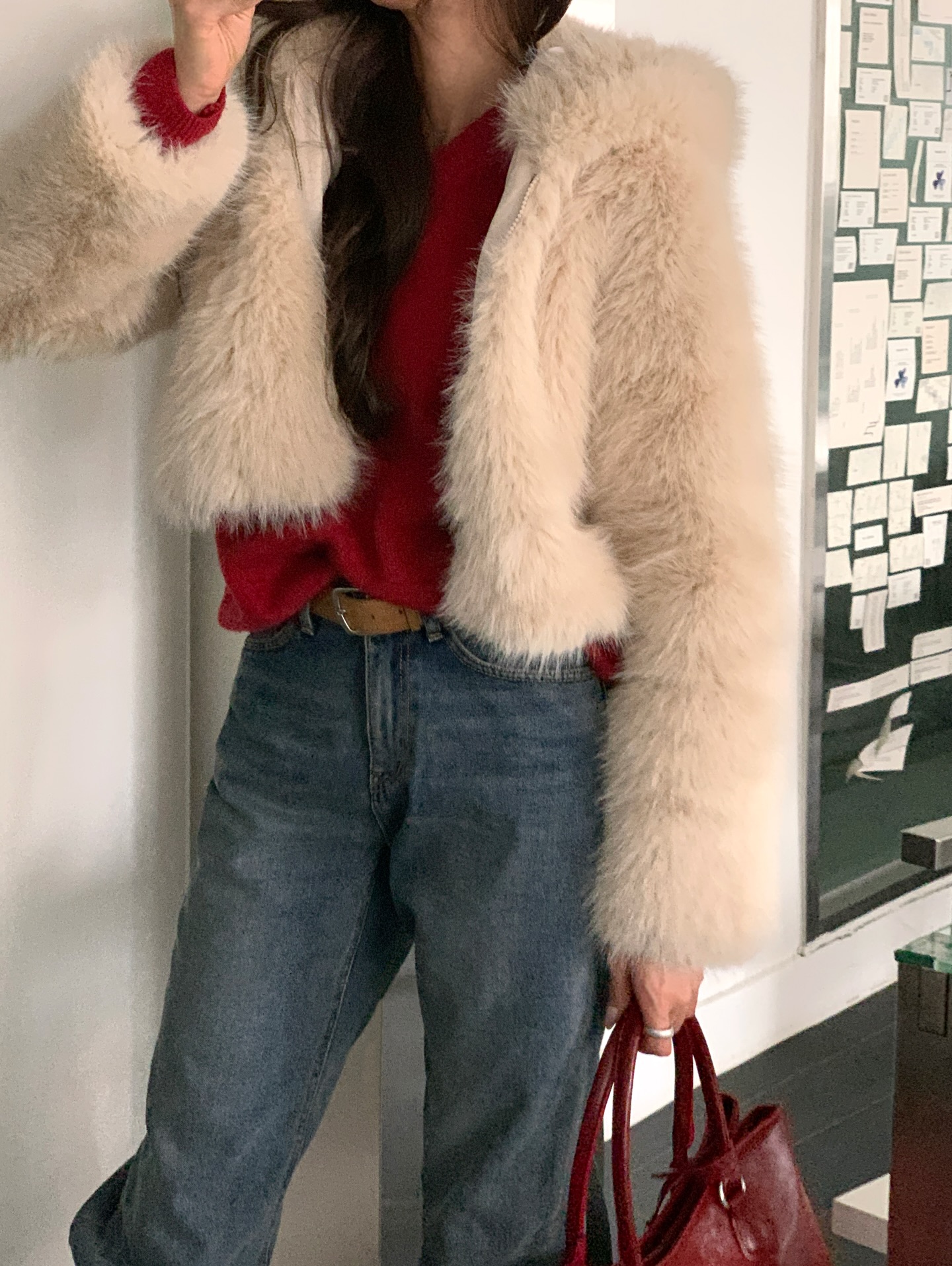 5 item phối với quần jeans giúp độ sang chảnh tăng thêm 10 lần- Ảnh 3. 5 item phối với quần jeans giúp độ sang chảnh tăng thêm 10 lần- Ảnh 3.