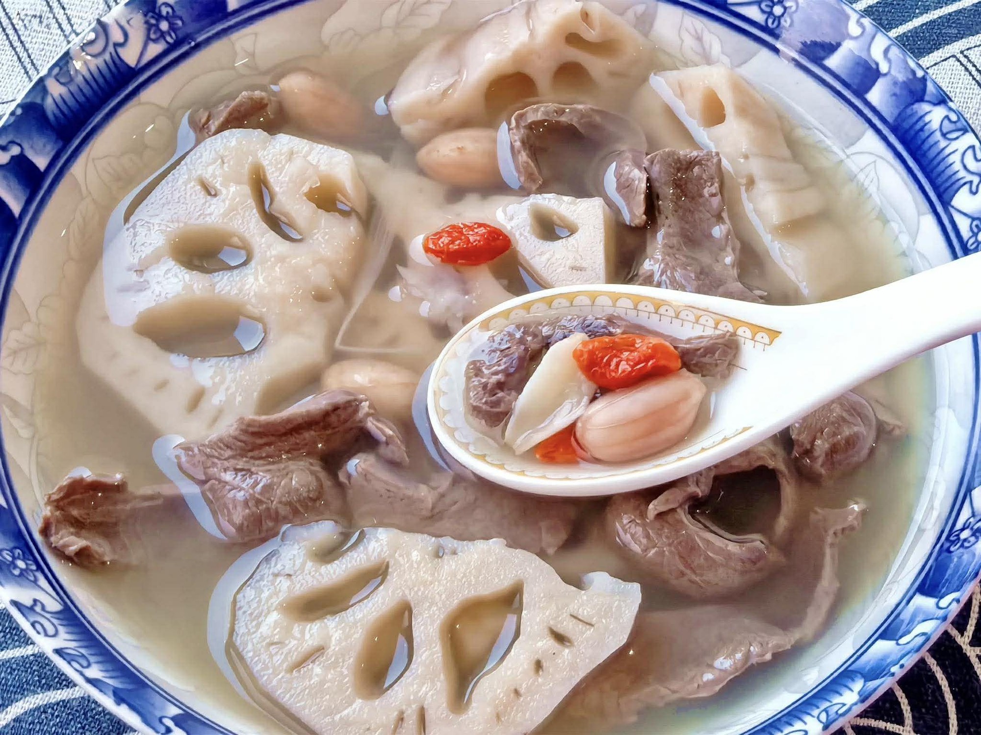 3 loại rau dưỡng phổi, dễ nấu lại ngon miệng: Ăn nhiều hơn vào mùa đông vì đúng mùa, tươi sạch và giàu dinh dưỡng- Ảnh 4.