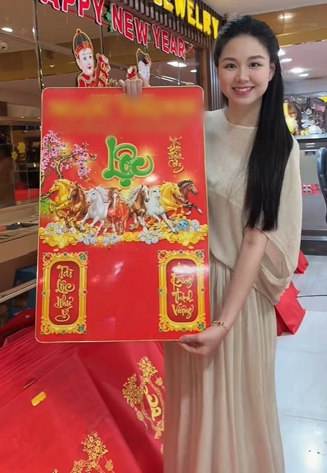 Bán sầu riêng có thiếu gia bán vàng vào "cua": Mỹ nhân Hà Nội cưới "cả nước" xem, giờ mở mắt là thấy vàng- Ảnh 5.