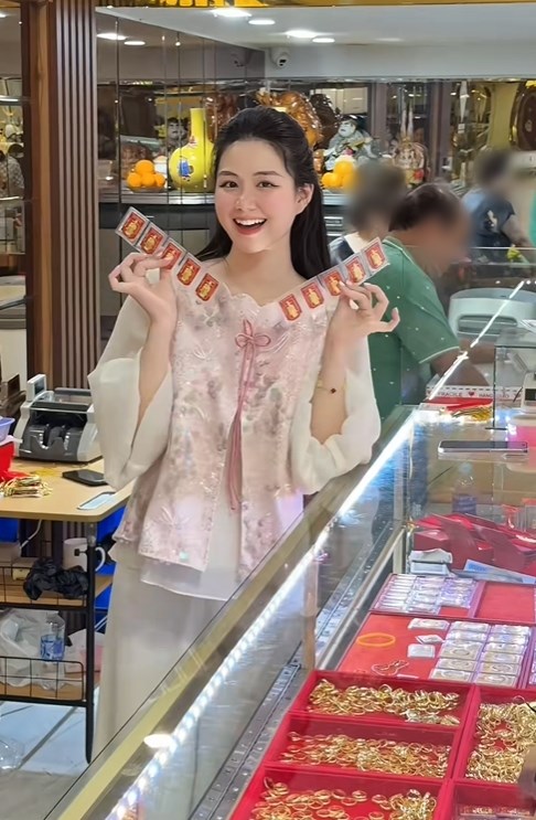 Bán sầu riêng có thiếu gia bán vàng vào "cua": Mỹ nhân Hà Nội cưới "cả nước" xem, giờ mở mắt là thấy vàng- Ảnh 9.