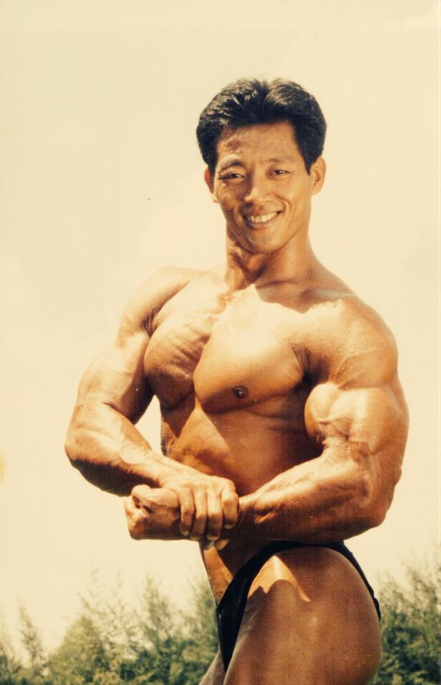 Nhìn bức ảnh này mới hiểu vì sao có câu "đẹp như Lý Đức", "khoẻ như Lý Đức"- Ảnh 2.