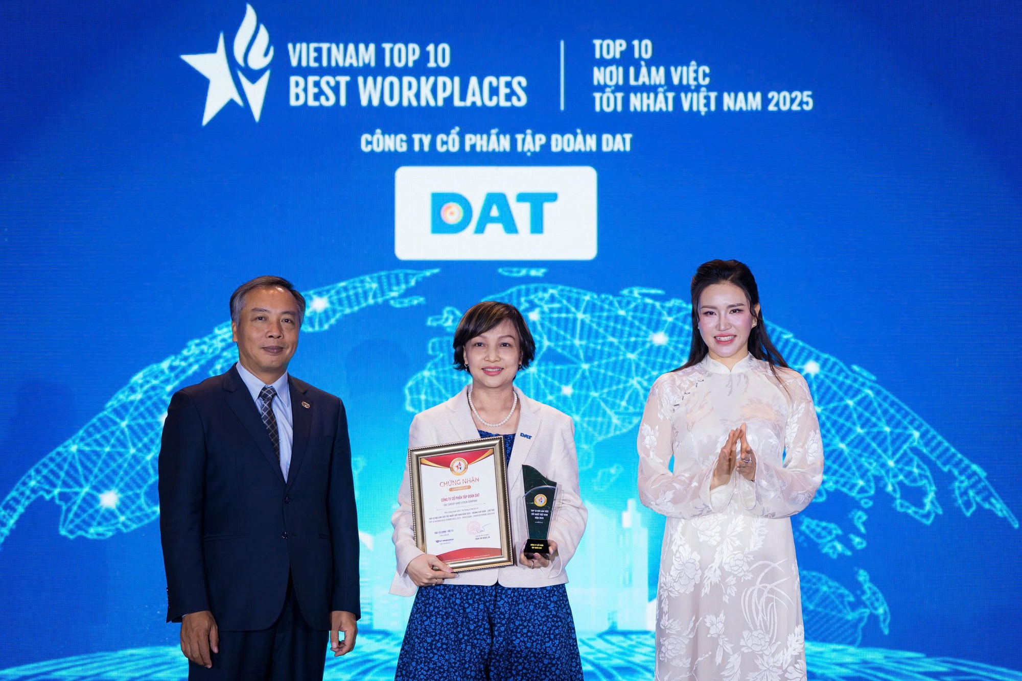 DAT Group ghi dấu ấn Top 10 Nơi làm việc tốt nhất Việt Nam 2025- Ảnh 2. DAT Group ghi dấu ấn Top 10 Nơi làm việc tốt nhất Việt Nam 2025- Ảnh 2.