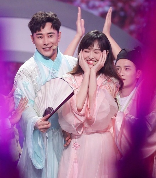 Cbiz nổ drama cuối năm: "Tóm" chồng Đường Yên đưa gái lạ ra mắt mẹ đẻ, thêm 1 minh tinh bị "cắm sừng" đau đớn?- Ảnh 9.