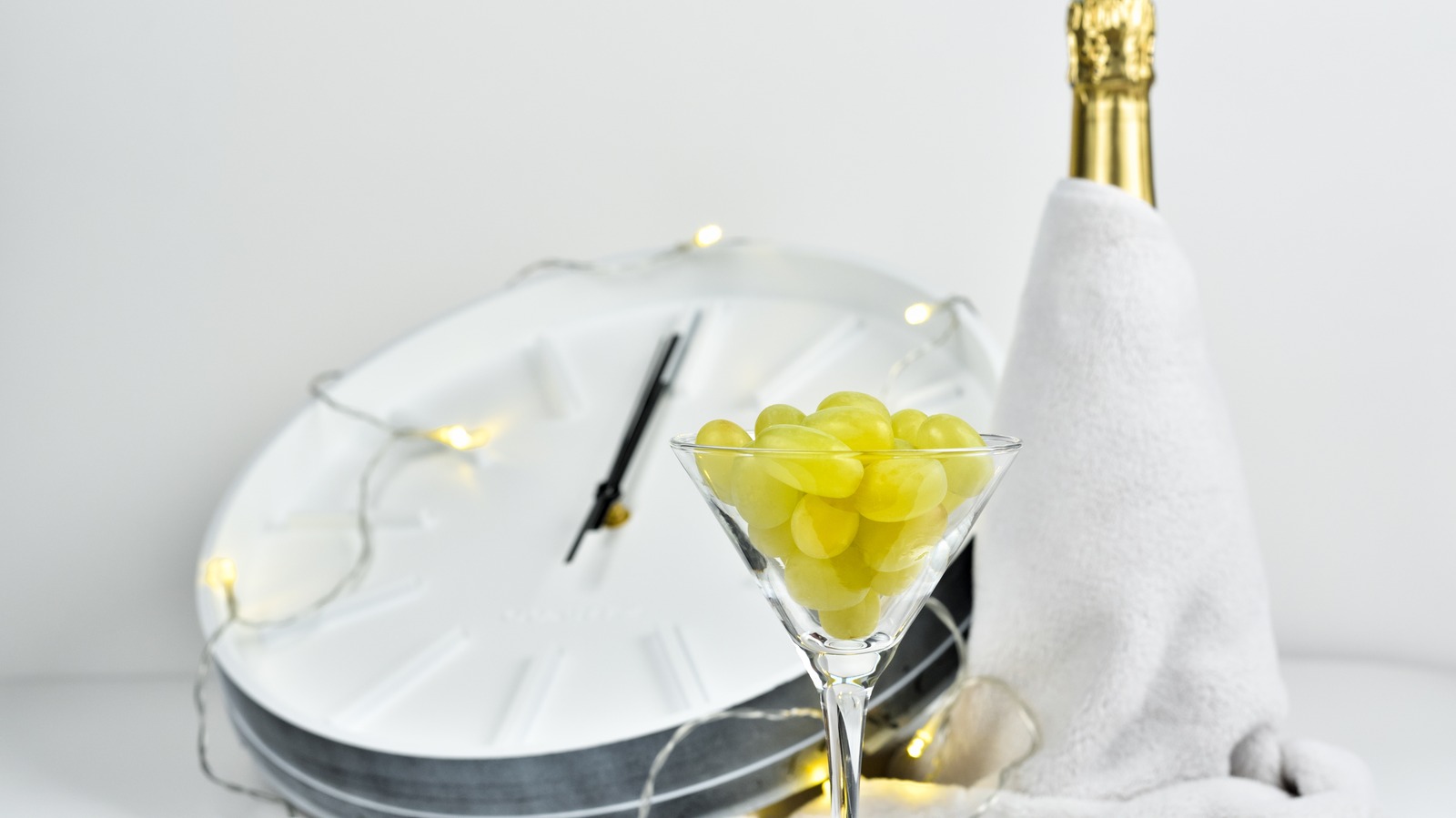 5 cách đón năm mới ai cũng có thể làm đêm Giao thừa Dương lịch để lấy vía may mắn cho 365 ngày- Ảnh 1.