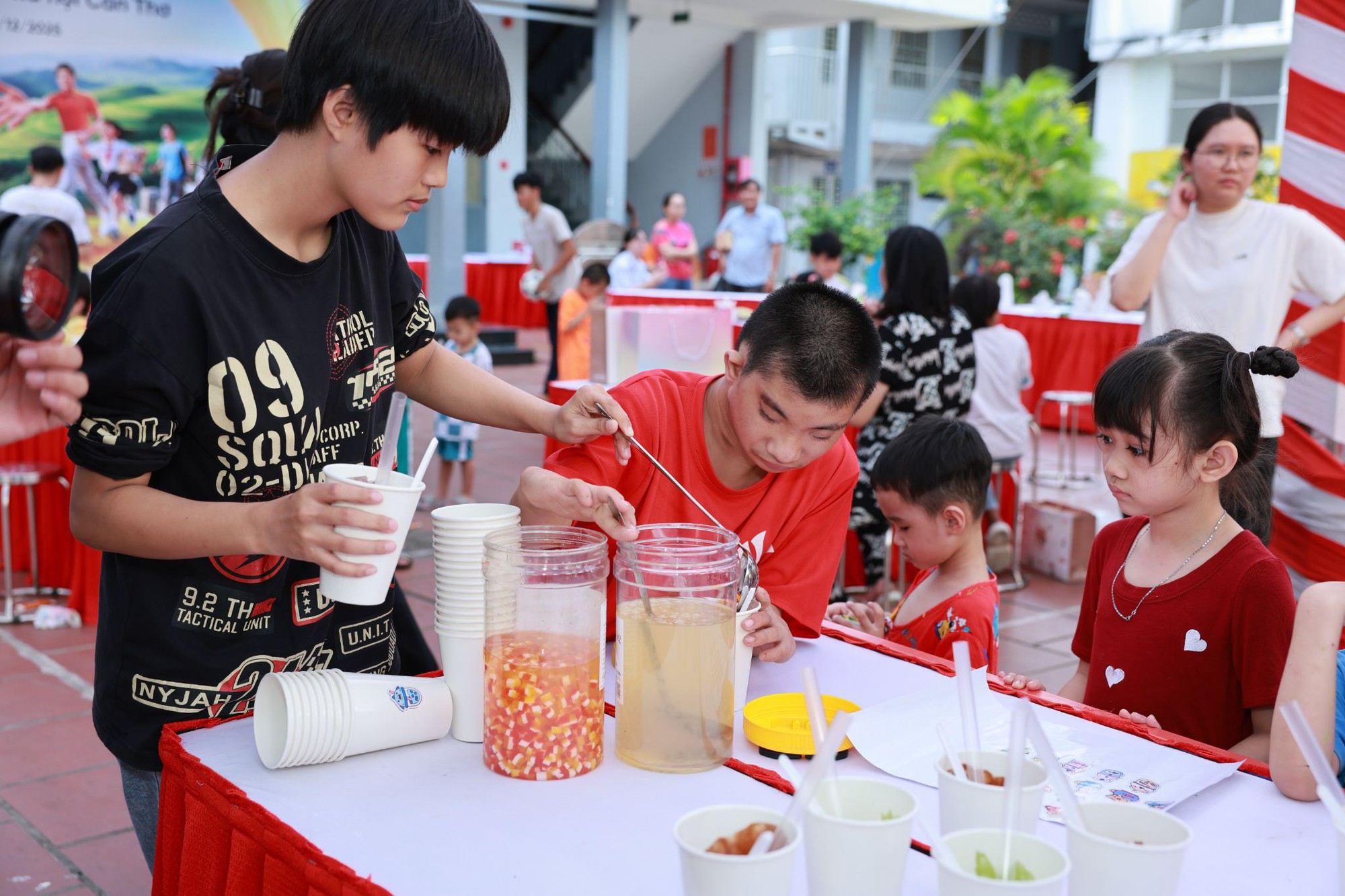 “Khi niềm vui được đặt để đúng chỗ, hạnh phúc tự khắc trở nên tròn đầy”- Ảnh 5.