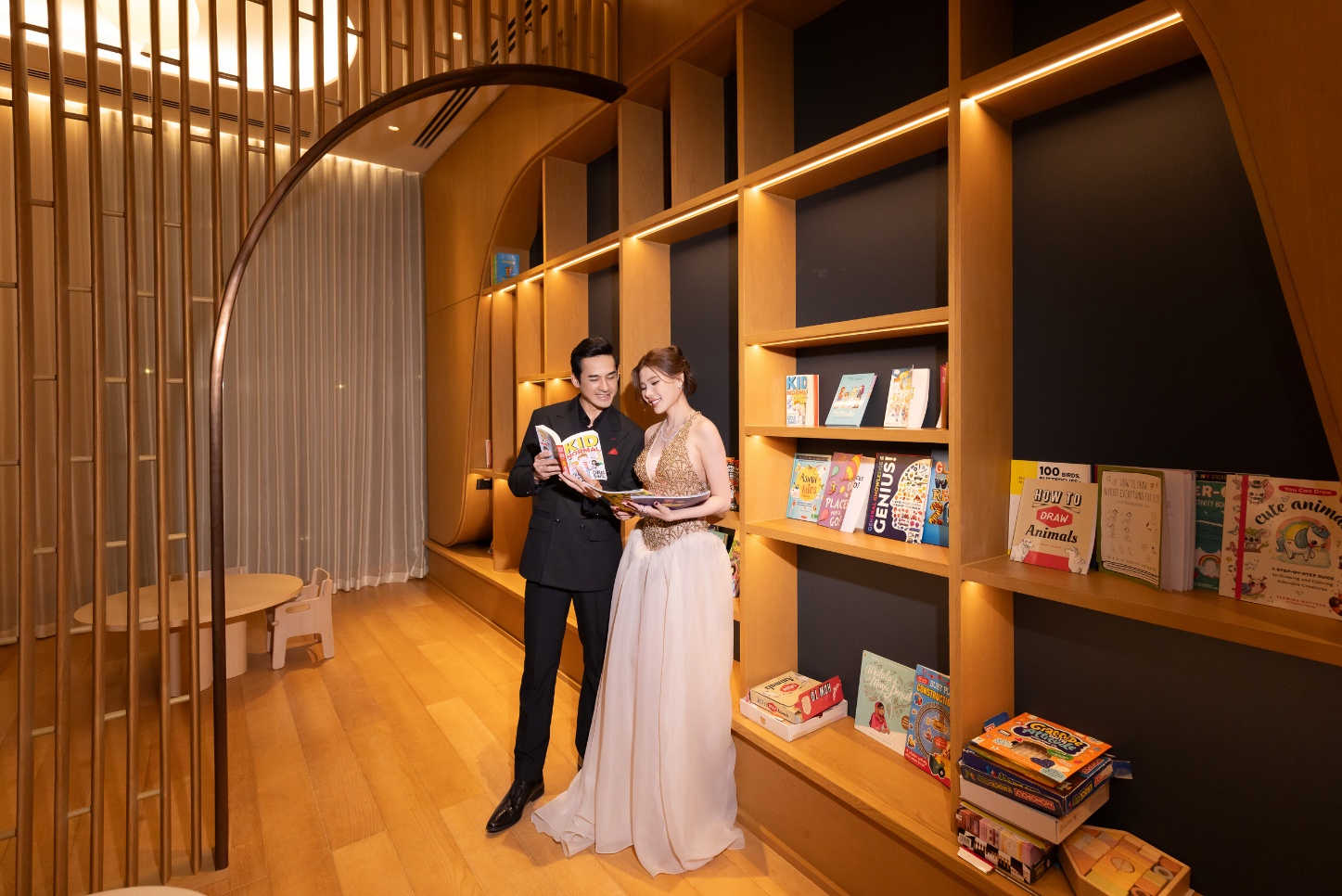 Theo chân Sao Việt trải nghiệm "sống hàng hiệu" tại Grand Marina Saigon- Ảnh 3.