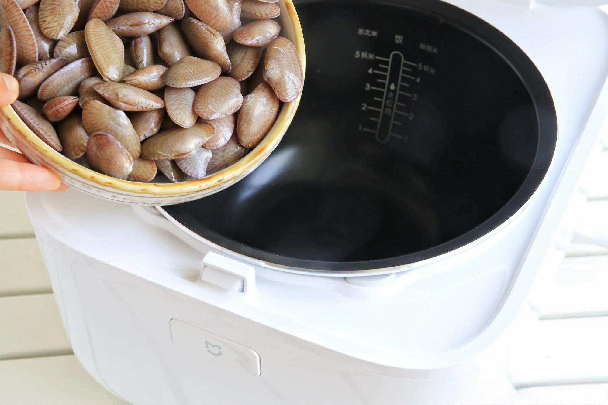 Ngày đầu tiên của năm mới 2026 thảnh thơi, ngon miệng nhờ món ăn dễ nấu, thử một miếng ai cũng phải xuýt xoa- Ảnh 4.