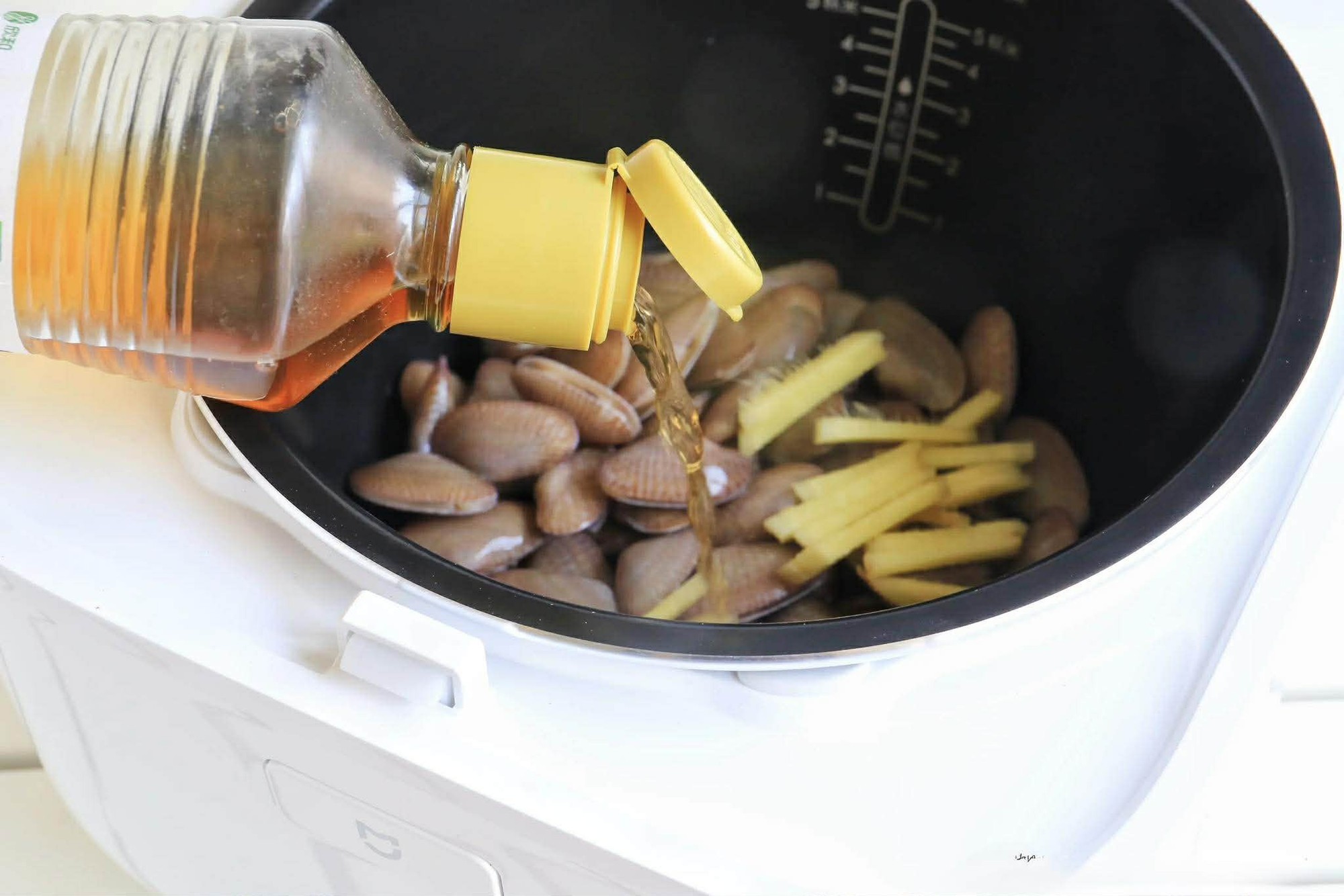 Ngày đầu tiên của năm mới 2026 thảnh thơi, ngon miệng nhờ món ăn dễ nấu, thử một miếng ai cũng phải xuýt xoa- Ảnh 6.