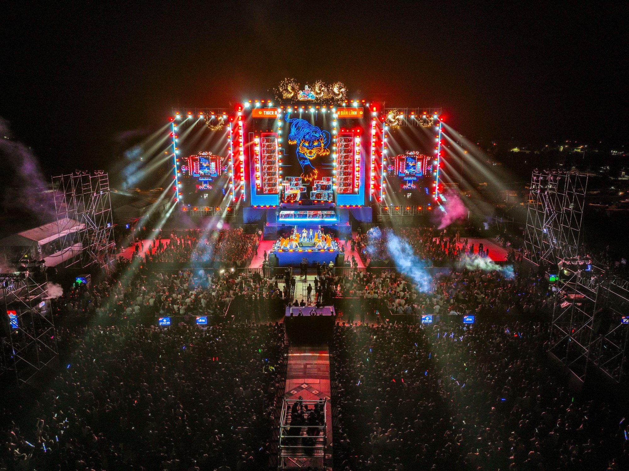 Tọa độ countdown hot bậc nhất TP.HCM: Săn lộc cùng dàn sao V-biz đình đám, xem pháo hoa cùng màn tung liễn Tết khổng lồ- Ảnh 1.