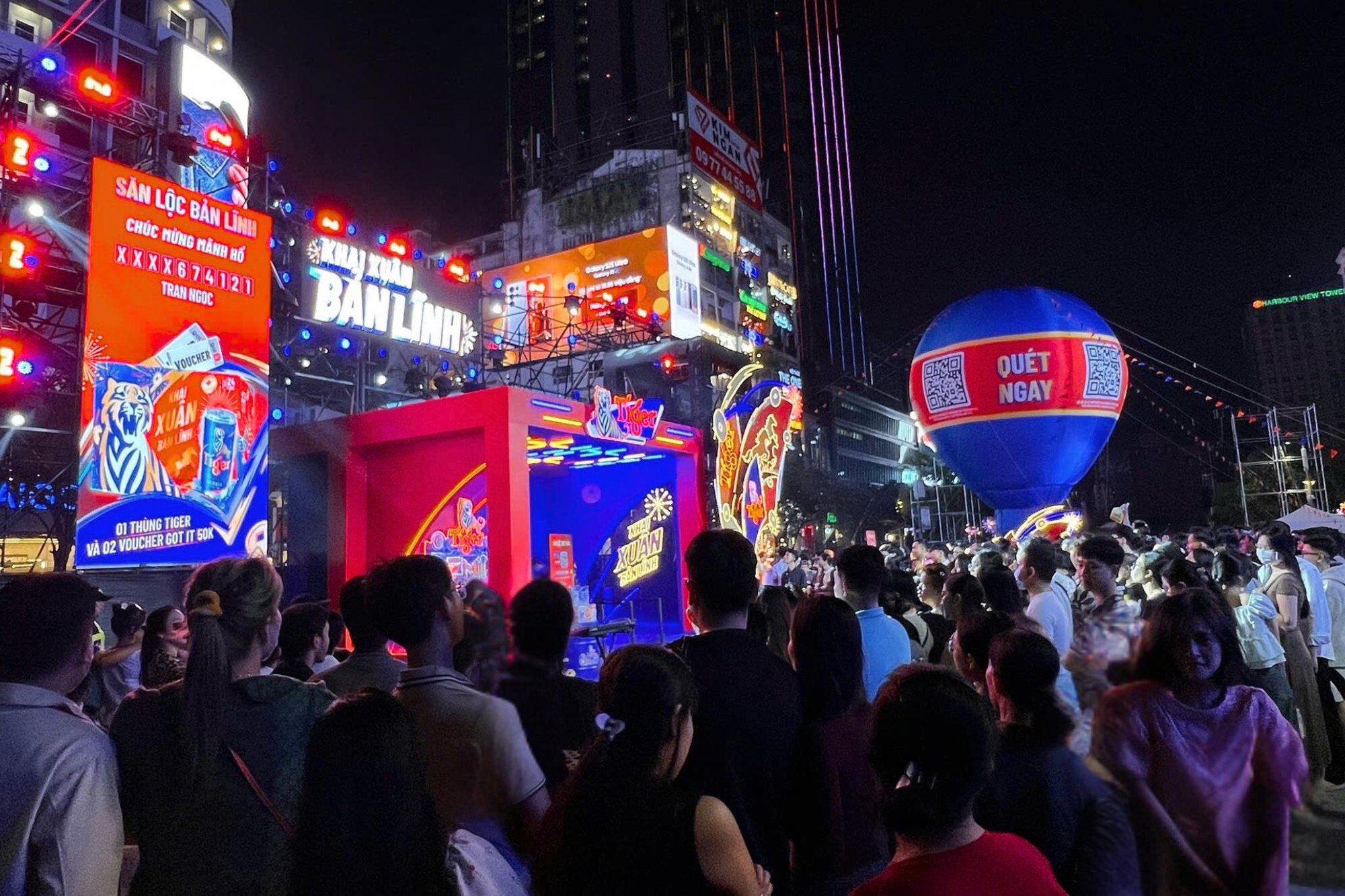 Tọa độ countdown hot bậc nhất TP.HCM: Săn lộc cùng dàn sao V-biz đình đám, xem pháo hoa cùng màn tung liễn Tết khổng lồ- Ảnh 2.