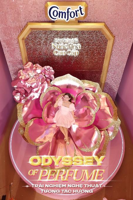 Hoa Hậu Thanh Thủy, Tóc Tiên, Gemini Hùng Huỳnh, Cường Bạch… cùng dàn sao All-Star đổ bộ sự kiện Comfort Odyssey Of Perfume- Ảnh 11.