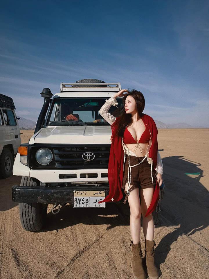 Xả ảnh du lịch Ai Cập, hot girl làm fan bối rối- Ảnh 2. Xả ảnh du lịch Ai Cập, hot girl làm fan bối rối- Ảnh 2.