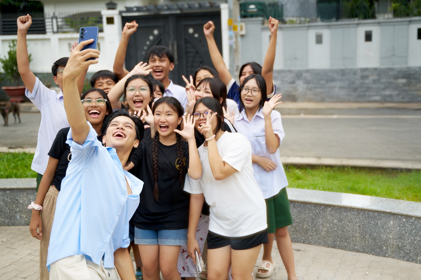 Dẫn đường cho AI bằng lòng tốt và sự hiểu biết của con người- Ảnh 4.