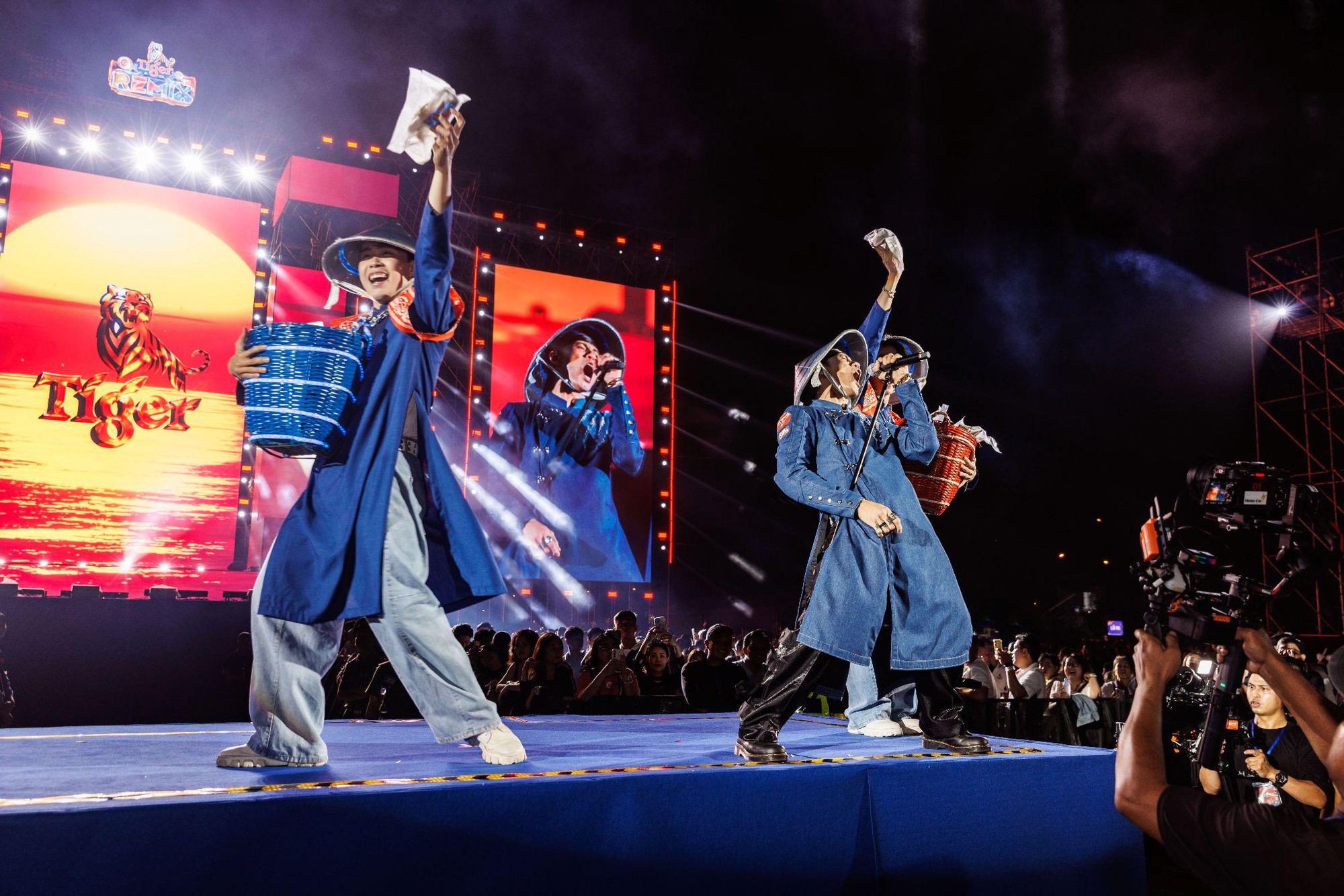 TP.HCM “nóng” dần cùng Tiger Remix 2026 - Với khinh khí cầu săn lộc, check-in liễn Tết kỷ lục- Ảnh 5.