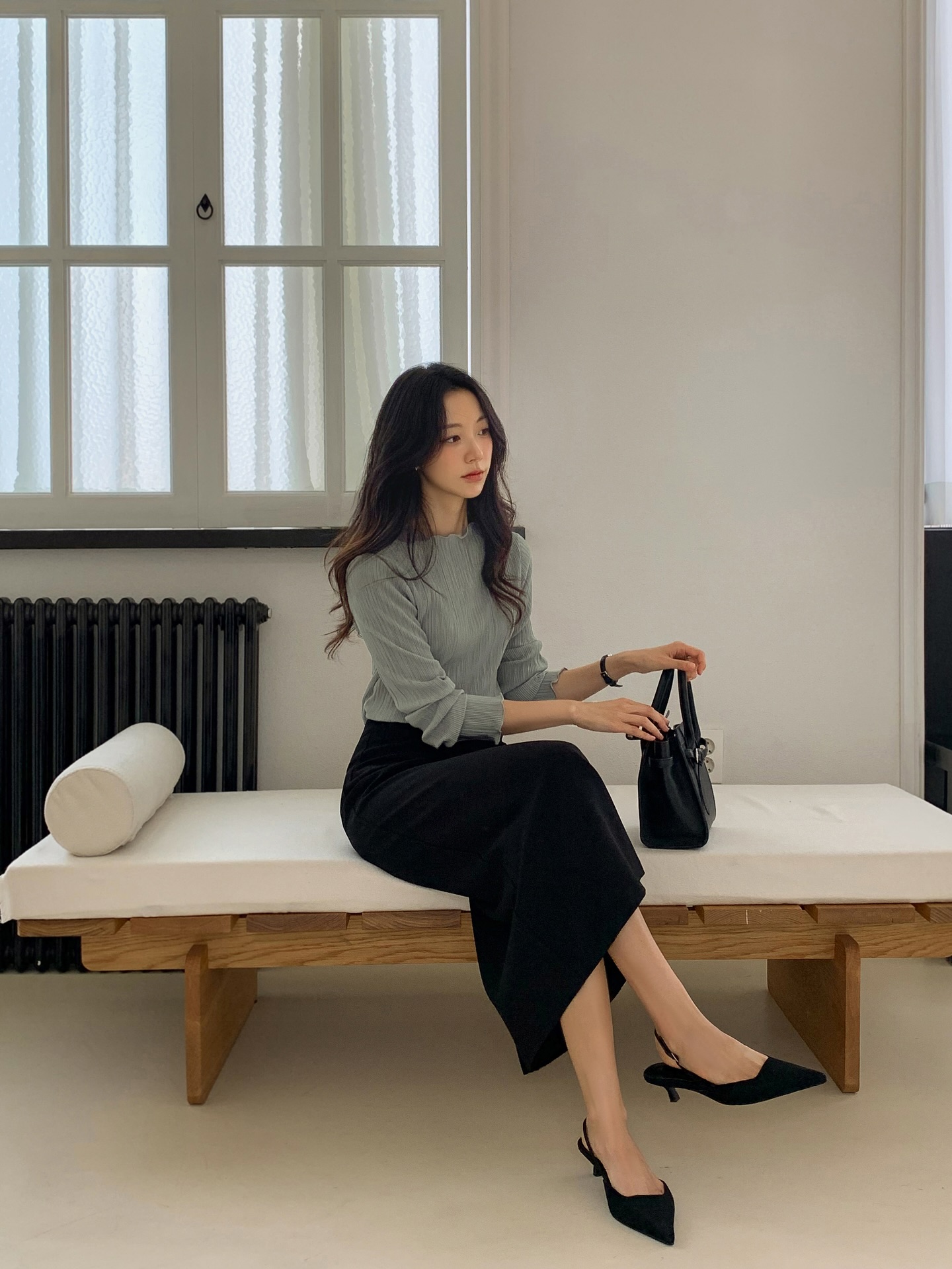 Mẫu chân váy được yêu thích nhất hiện tại vì "tinh hoa hội tụ", vừa sang trọng vừa tôn dáng tối đa- Ảnh 4. Mẫu chân váy được yêu thích nhất hiện tại vì "tinh hoa hội tụ", vừa sang trọng vừa tôn dáng tối đa- Ảnh 4.