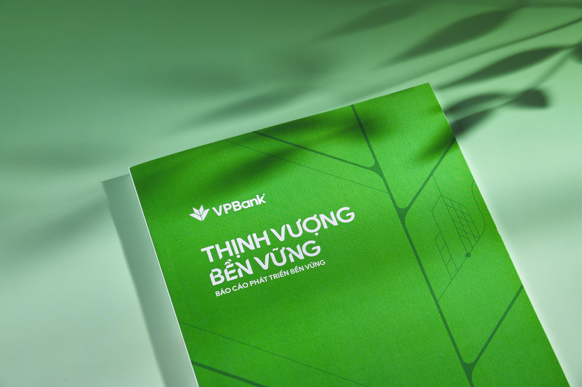 VPBank nhận cú đúp giải thưởng Báo cáo Thường niên, Báo cáo Phát triển Bền vững- Ảnh 2. VPBank nhận cú đúp giải thưởng Báo cáo Thường niên, Báo cáo Phát triển Bền vững- Ảnh 2.