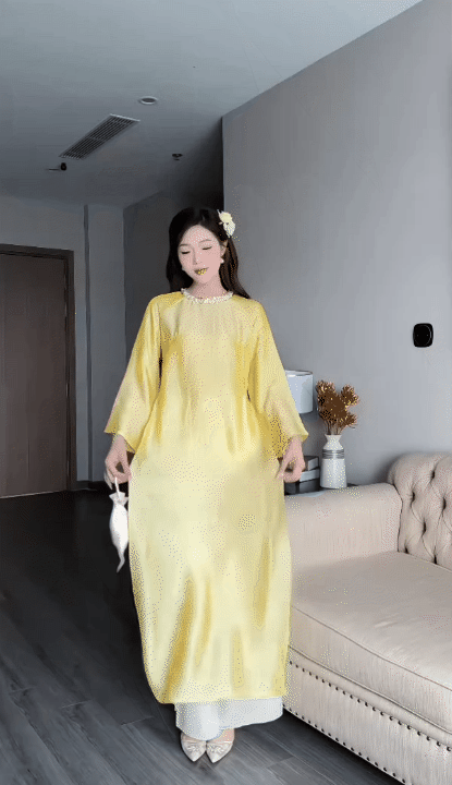 Đã tìm ra mẫu áo dài "chảnh" nhất Tết này: Mặc lên nhìn như tiểu thư tài phiệt- Ảnh 7. Đã tìm ra mẫu áo dài "chảnh" nhất Tết này: Mặc lên nhìn như tiểu thư tài phiệt- Ảnh 7.