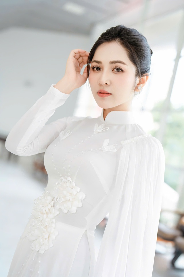 Giáo viên thanh nhạc được Bộ Tư lệnh khen thưởng: Đắt show cả năm, đổi đời nhờ 10 tỷ view- Ảnh 4.