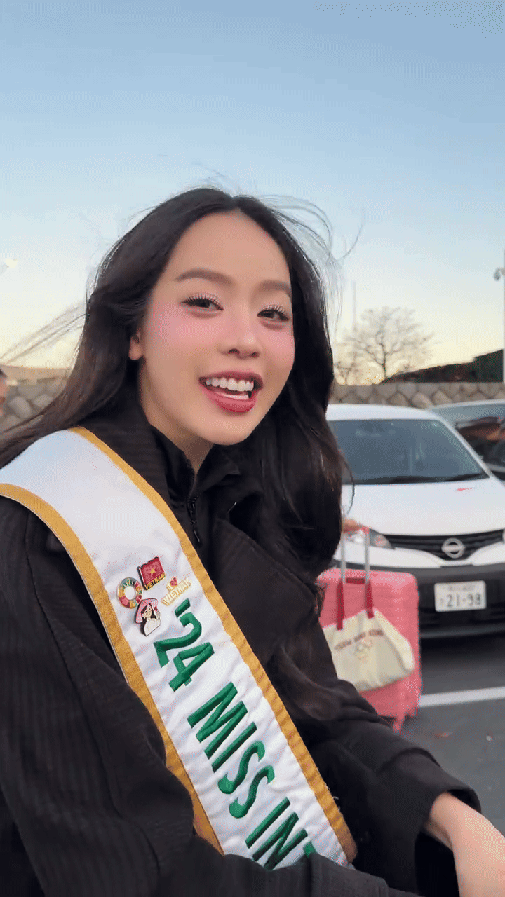 Trình ca hát của Hoa hậu Thanh Thủy một 9 một 10 so với Tiểu Vy- Ảnh 2.