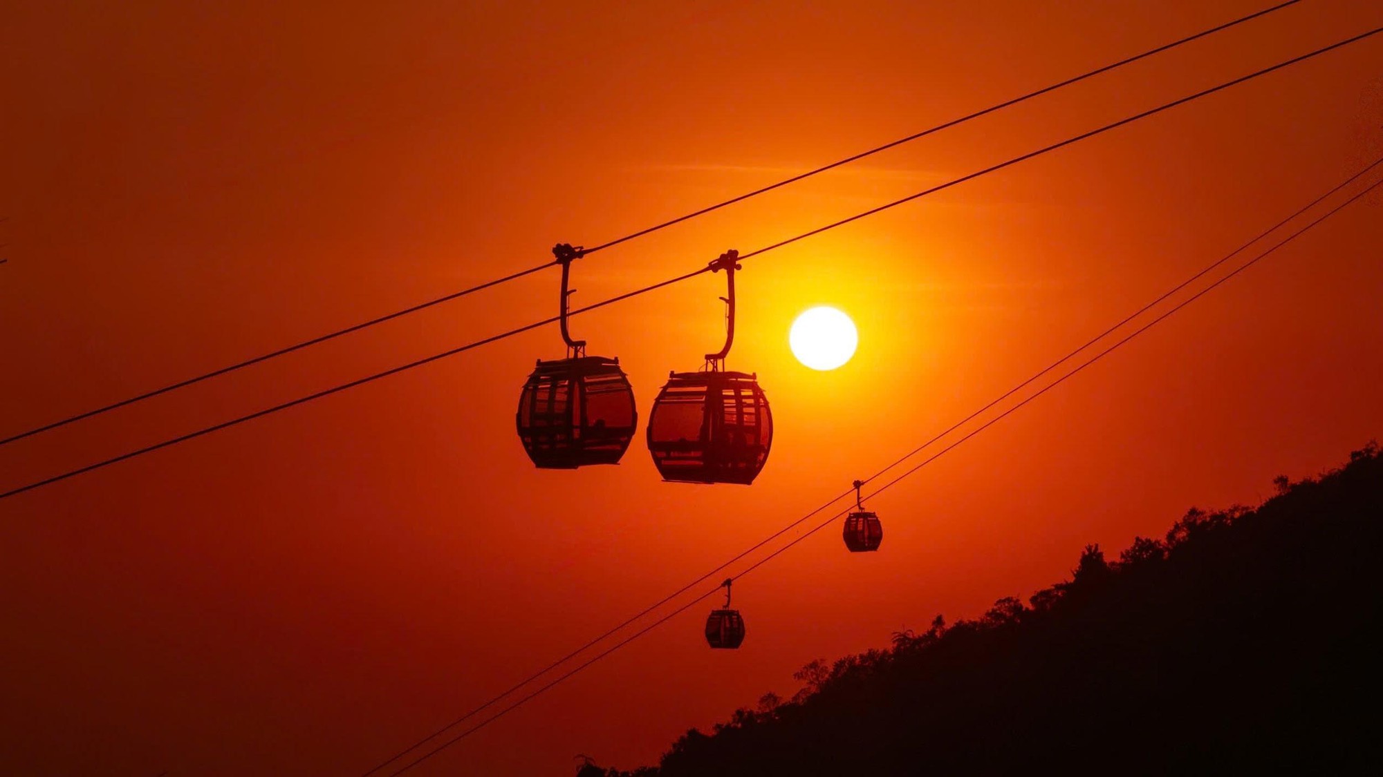 Sốt rần rần khoảnh khắc hoàng hôn đẹp siêu thực tại núi Bà Đen, Tây Ninh- Ảnh 1.