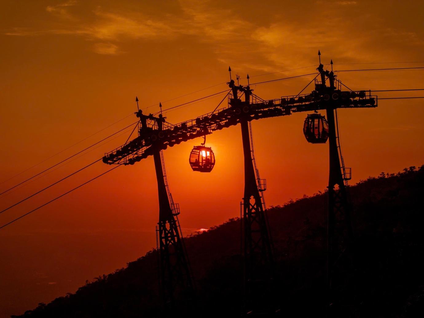 Sốt rần rần khoảnh khắc hoàng hôn đẹp siêu thực tại núi Bà Đen, Tây Ninh- Ảnh 2.