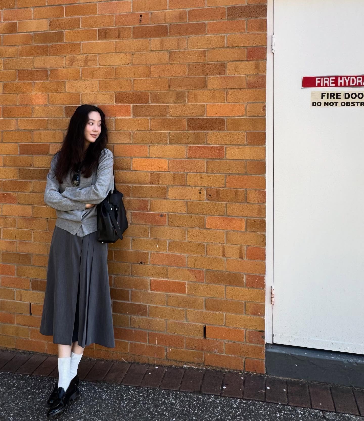 Ngắm mà mê style tối giản, chất đến từng bộ của nữ diễn viên 44 tuổi- Ảnh 4.