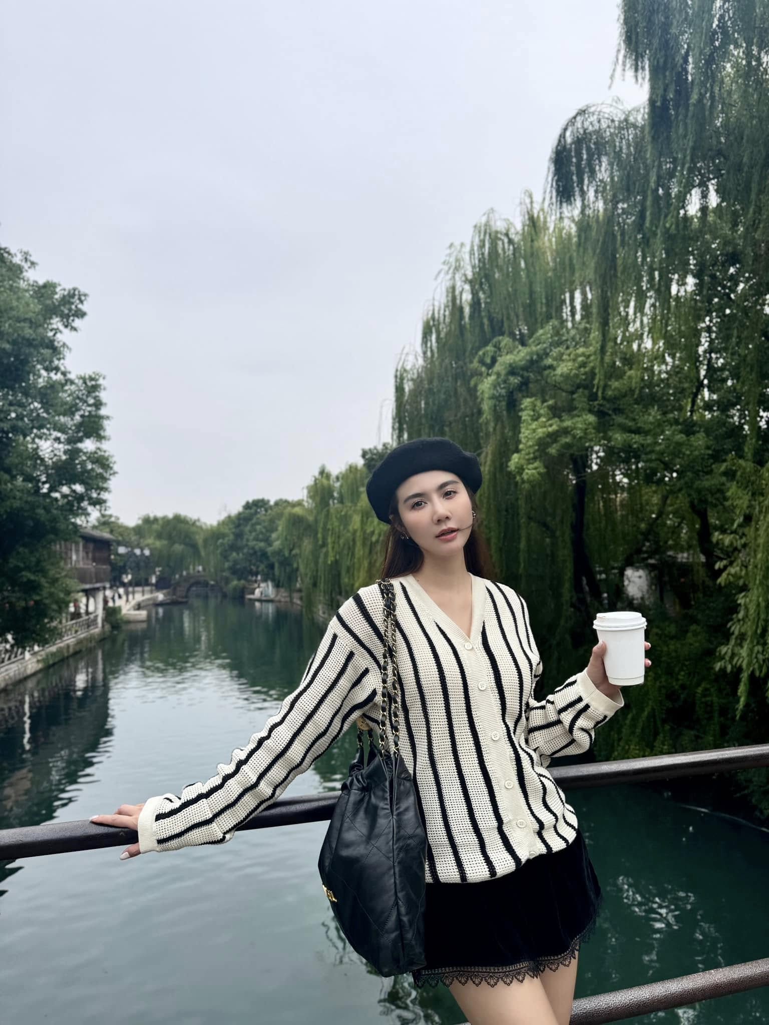 Style mùa đông của Huyền Lizzie gói gọn trong 4 chữ: Đơn giản mà sang!- Ảnh 6.