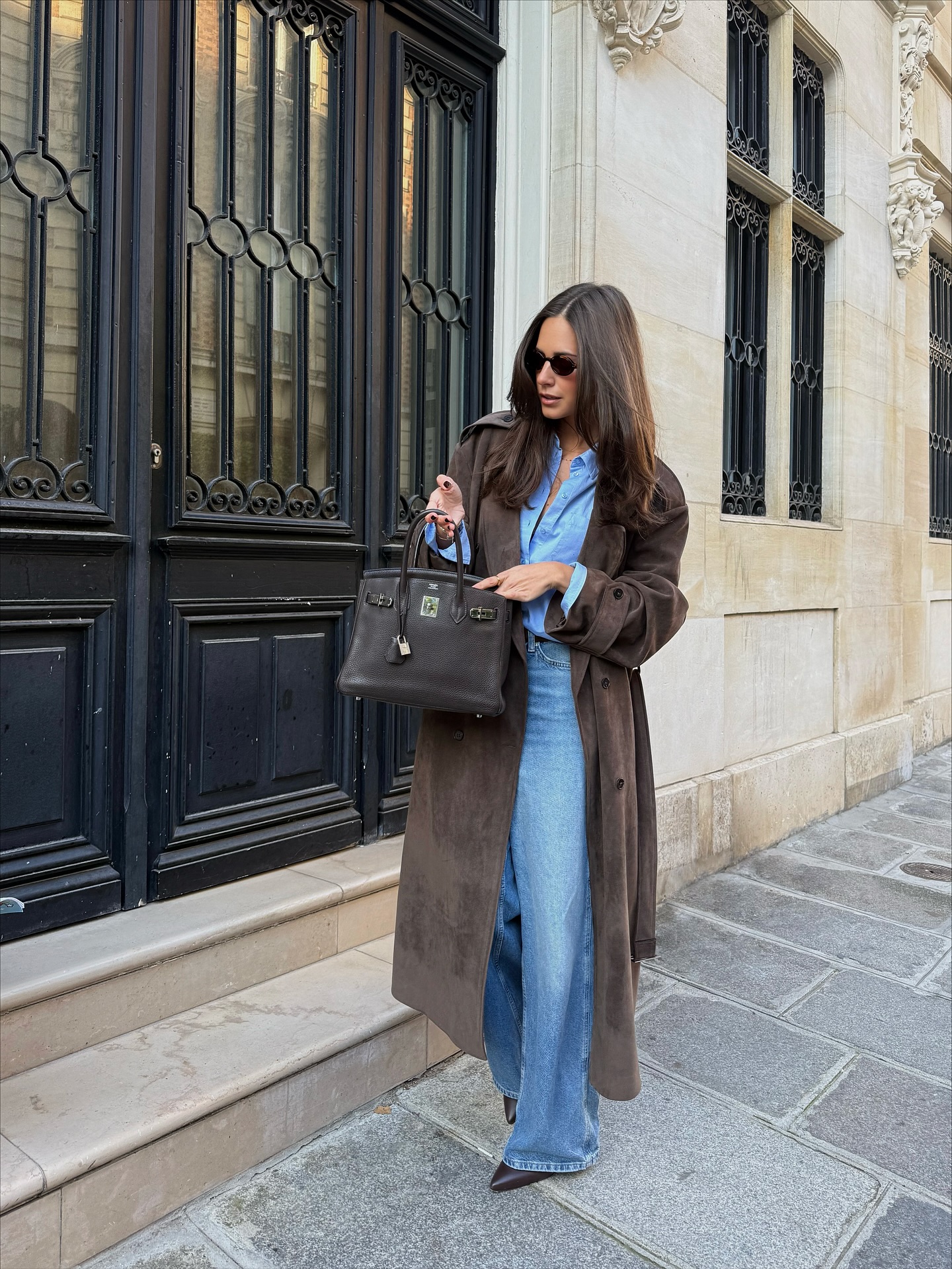 5 mẫu giày được phụ nữ Pháp mix cùng quần jeans: Sành điệu và sang tới độ hoàn hảo- Ảnh 12. 5 mẫu giày được phụ nữ Pháp mix cùng quần jeans: Sành điệu và sang tới độ hoàn hảo- Ảnh 12.