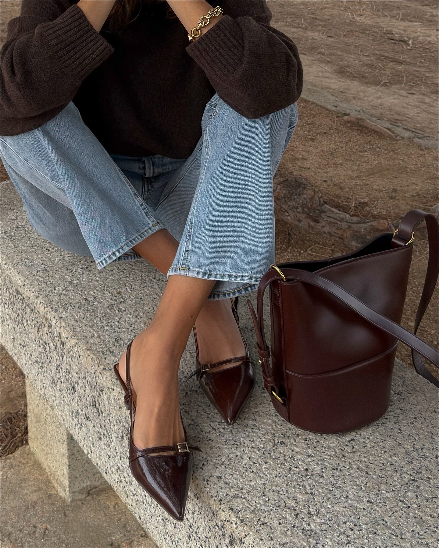 5 mẫu giày được phụ nữ Pháp mix cùng quần jeans: Sành điệu và sang tới độ hoàn hảo- Ảnh 13. 5 mẫu giày được phụ nữ Pháp mix cùng quần jeans: Sành điệu và sang tới độ hoàn hảo- Ảnh 13.