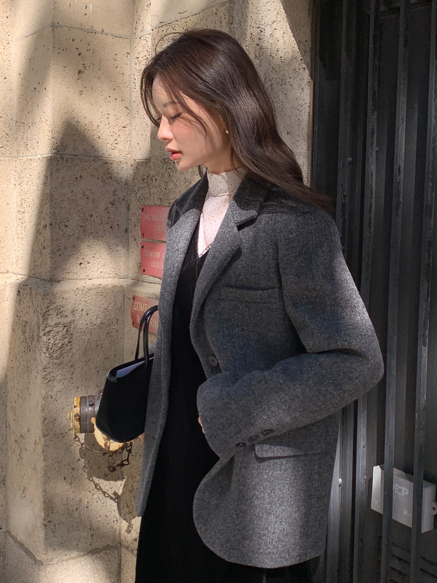 5 item công sở không bao giờ lỗi mốt, càng thích mặc đồ đơn giản càng nên có- Ảnh 1. 5 item công sở không bao giờ lỗi mốt, càng thích mặc đồ đơn giản càng nên có- Ảnh 1.