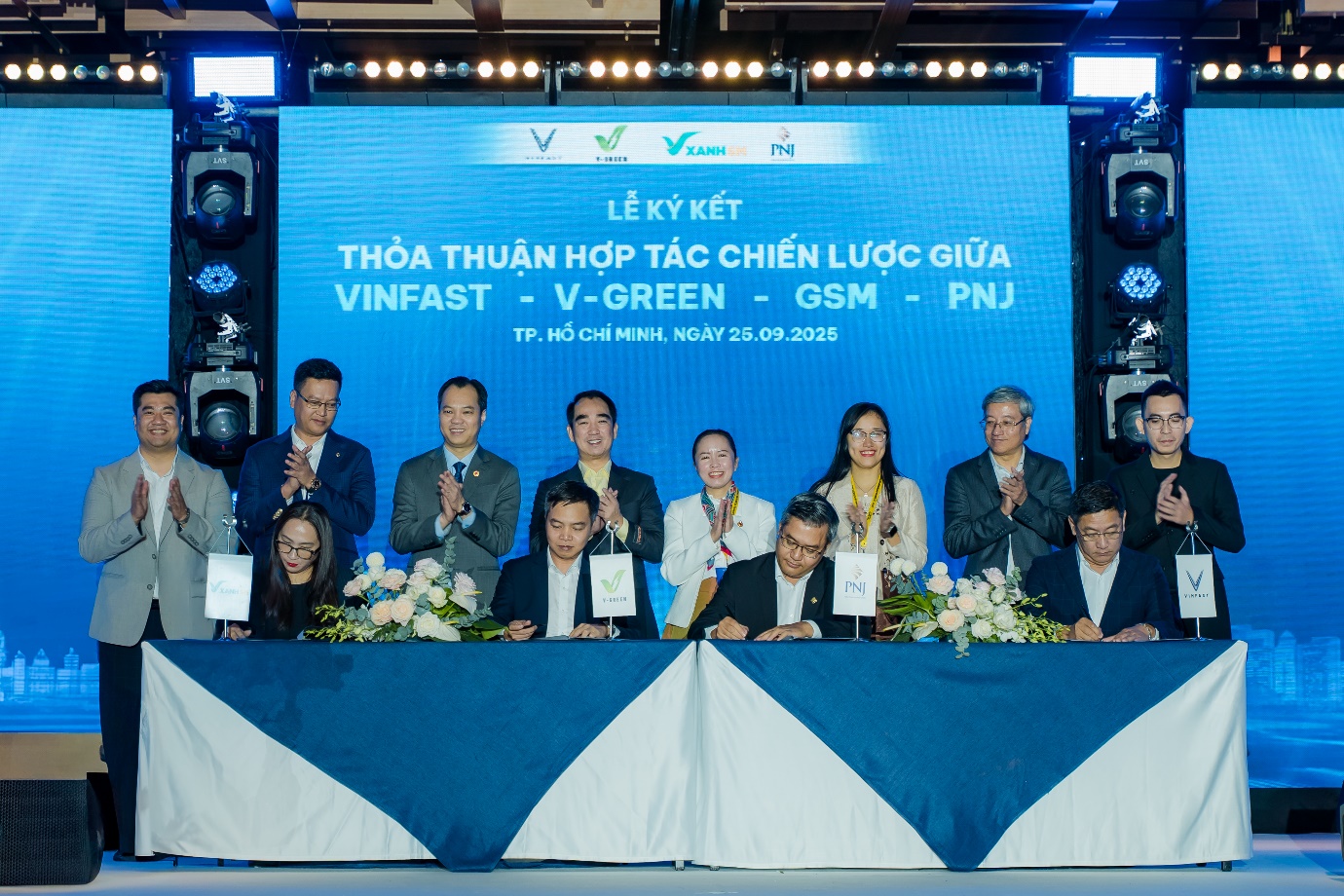 PNJ được vinh danh Ngôi sao CSI các doanh nghiệp bền vững- Ảnh 1. PNJ được vinh danh Ngôi sao CSI các doanh nghiệp bền vững- Ảnh 1.