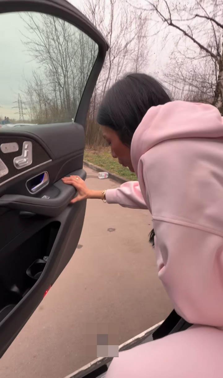 Hết trend giật khóa áo, hot girl lại định tạo trend bừa bãi làm fan ngán ngẩm- Ảnh 3.