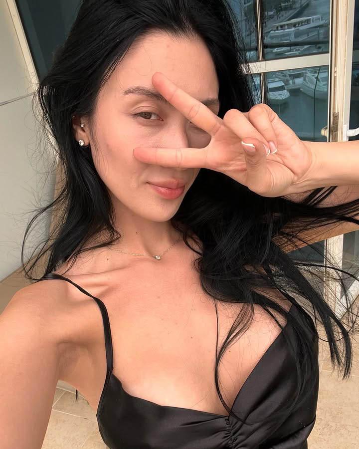 Hết trend giật khóa áo, hot girl lại định tạo trend bừa bãi làm fan ngán ngẩm- Ảnh 7.