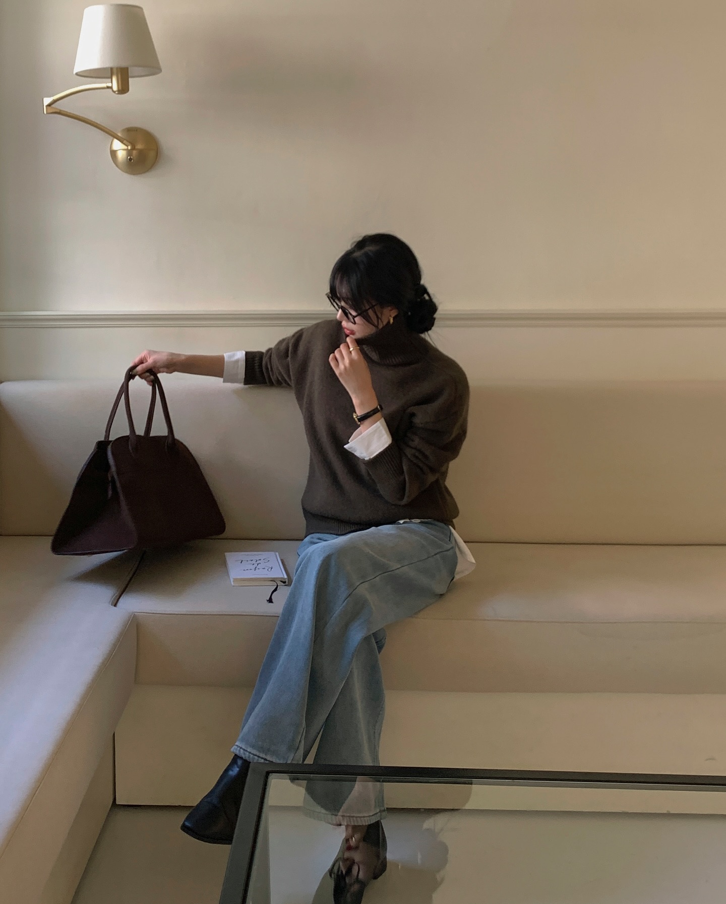 Phụ nữ Hàn có 4 cách mặc áo len đơn giản vô cùng, nhưng rất sành điệu- Ảnh 12. Phụ nữ Hàn có 4 cách mặc áo len đơn giản vô cùng, nhưng rất sành điệu- Ảnh 12.