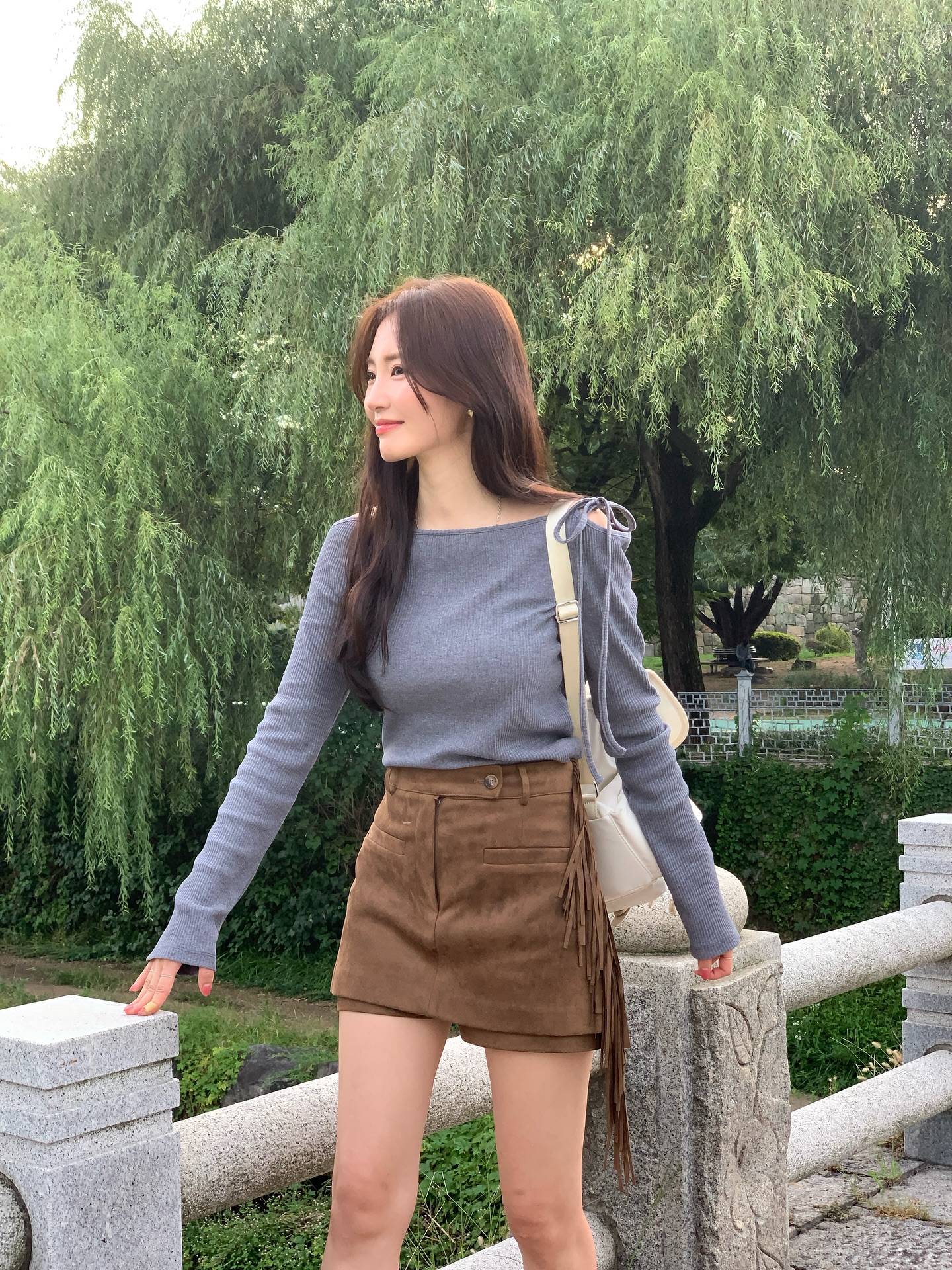 Phụ nữ Hàn có 4 cách mặc áo len đơn giản vô cùng, nhưng rất sành điệu- Ảnh 7. Phụ nữ Hàn có 4 cách mặc áo len đơn giản vô cùng, nhưng rất sành điệu- Ảnh 7.