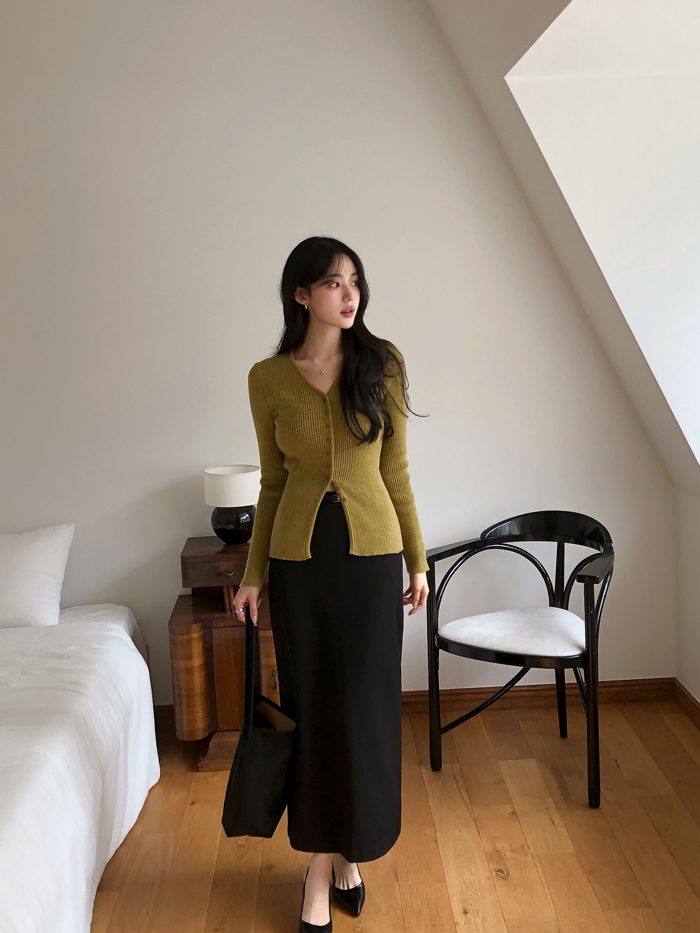 Phụ nữ Hàn có 4 cách mặc áo len đơn giản vô cùng, nhưng rất sành điệu- Ảnh 3. Phụ nữ Hàn có 4 cách mặc áo len đơn giản vô cùng, nhưng rất sành điệu- Ảnh 3.