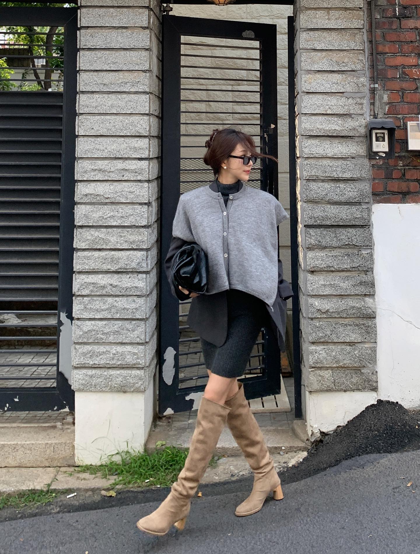 Chị em chỉ cần có đúng 3 đôi giày cao gót để sành điệu từ công sở ra phố- Ảnh 2.