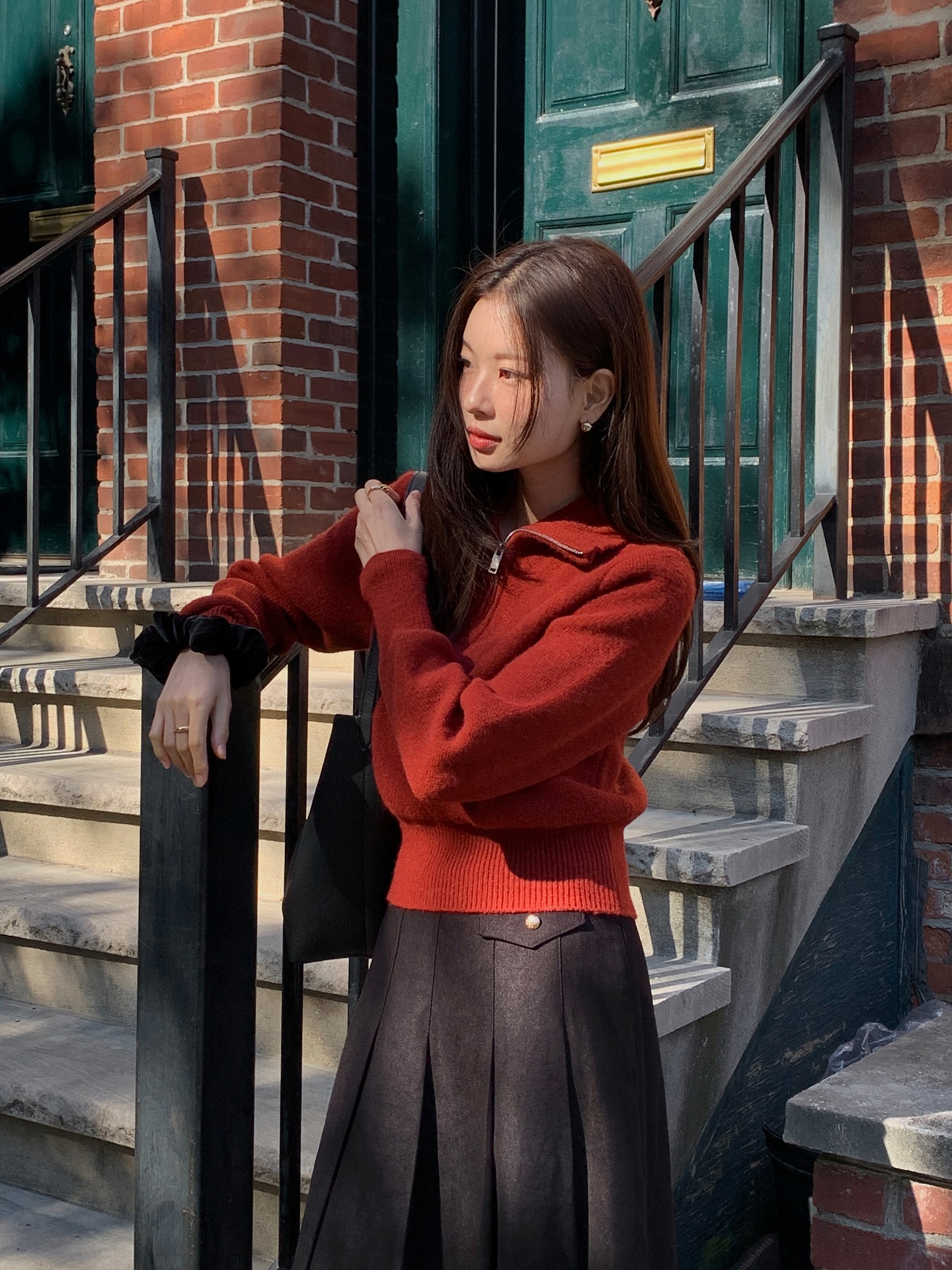 Phụ nữ Hàn có 4 cách mặc áo len đơn giản vô cùng, nhưng rất sành điệu- Ảnh 2. Phụ nữ Hàn có 4 cách mặc áo len đơn giản vô cùng, nhưng rất sành điệu- Ảnh 2.